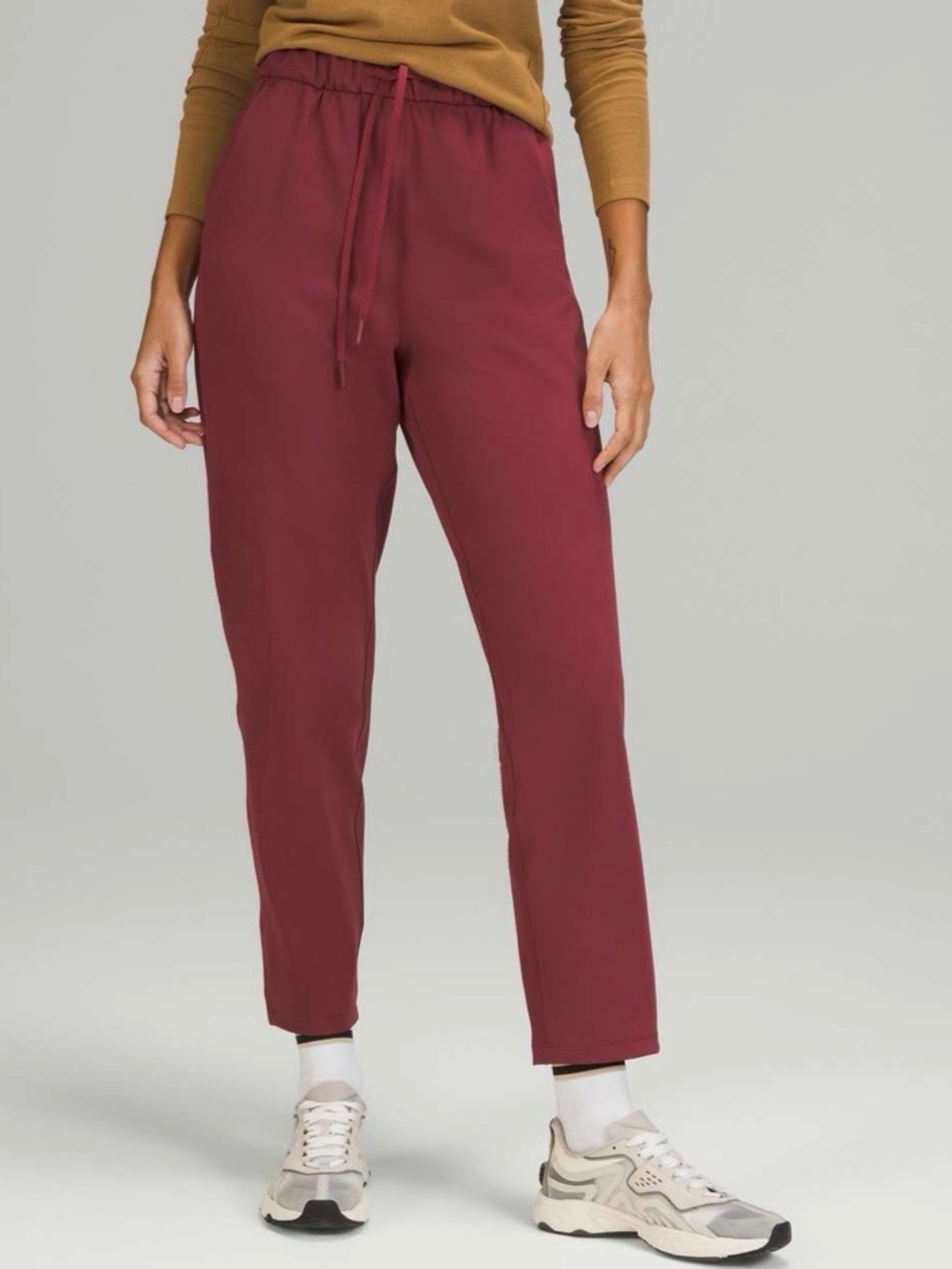 NWOT Lululemon Keep Moving Pants Full on Luxtreme 7/8 Length Size 4 Mulled Wine